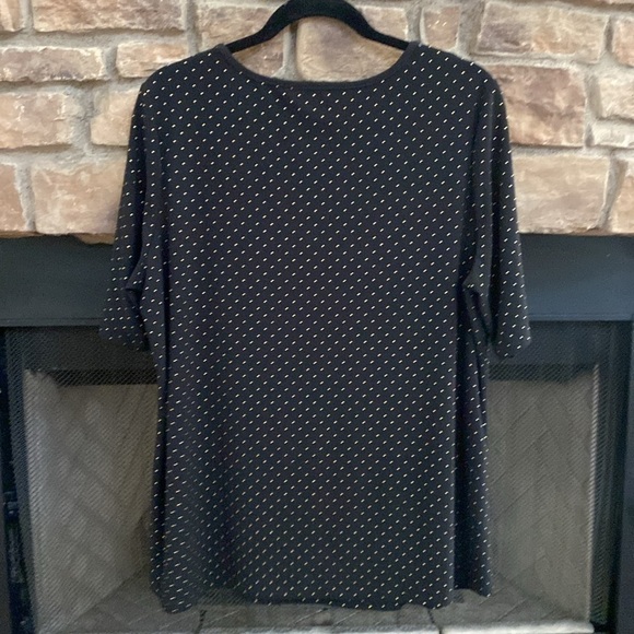 Elements black blouse with gold embellishments. 1X - Picture 5 of 8